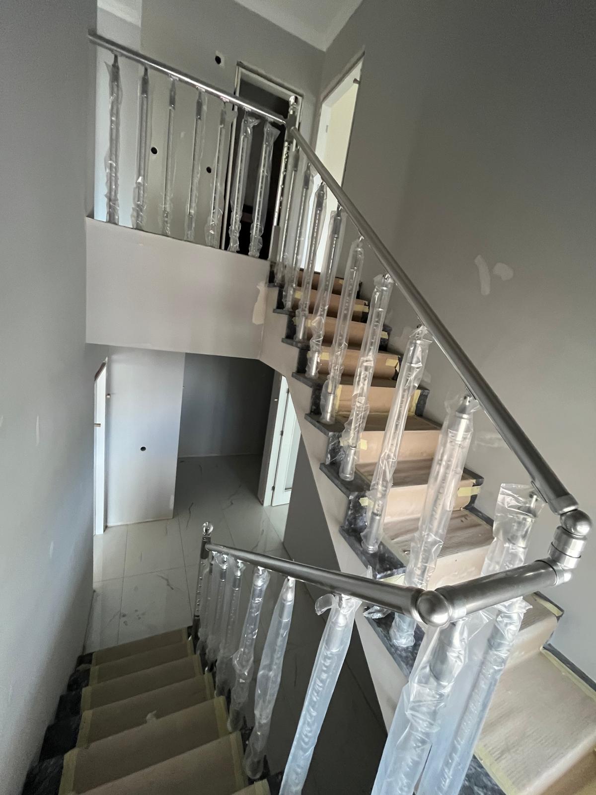 Merdiven pleksi korkuluk 55